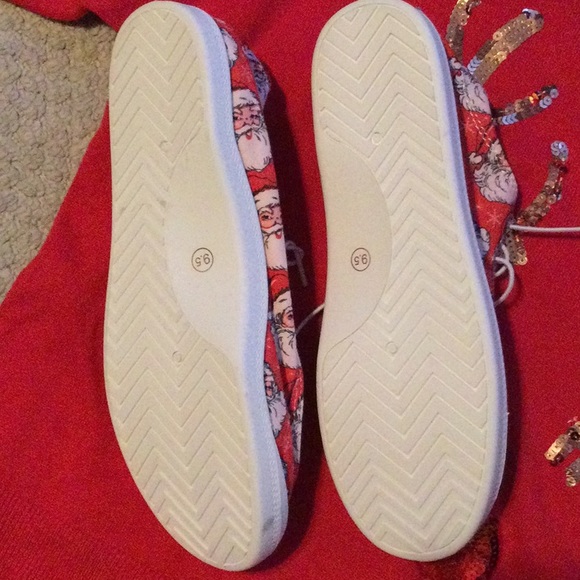 NWOT Santa shoes, size 9.5 - Picture 3 of 3